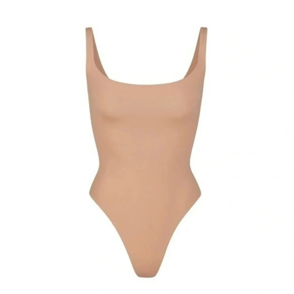 SKIMS FITS EVERYBODY SQUARE NECK BODYSUIT B1064